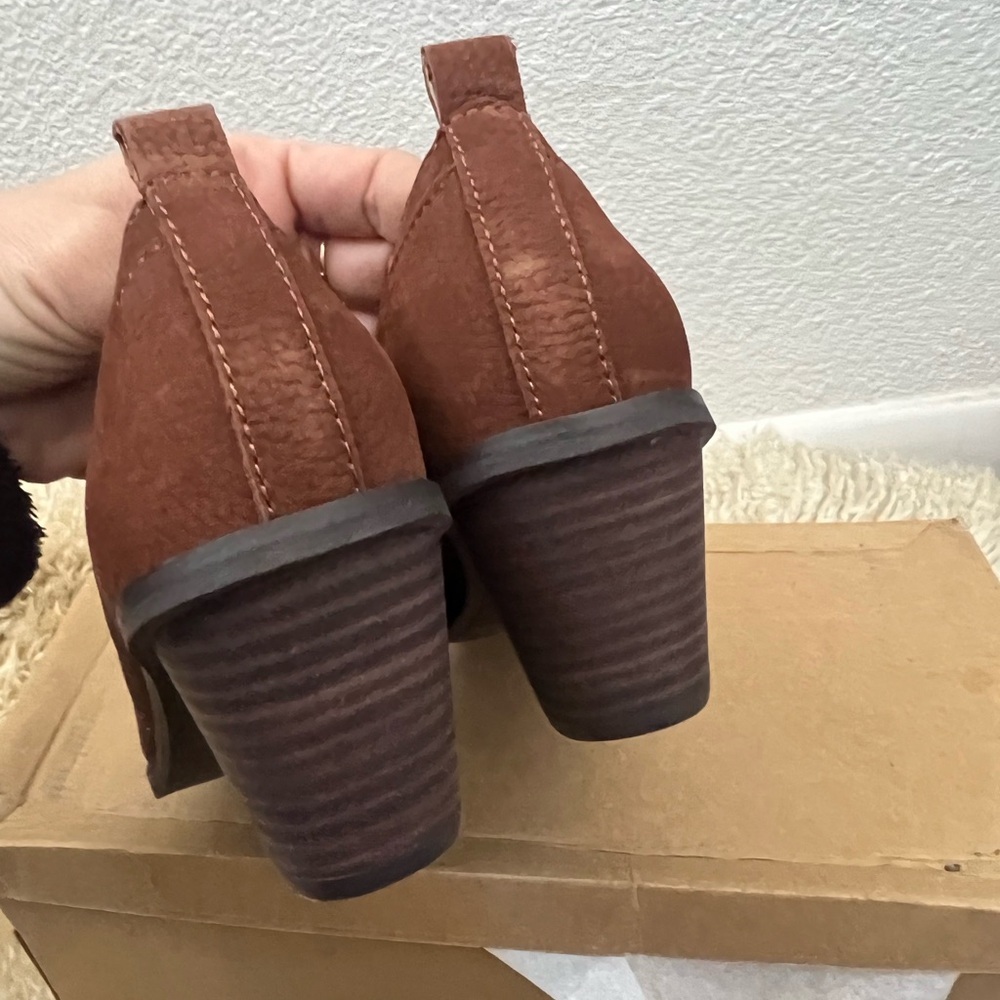Lucky Brand Boots Womens 6M Vennia Ankle Bootie Brown Leather Casual - Picture 8 of 10